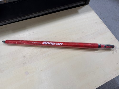 Brandneu rot und - rot, schwarz